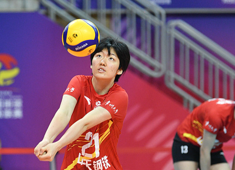九游官网-局均拦网第一!中国女排16岁1米90新星崛起:力压5大国手封王